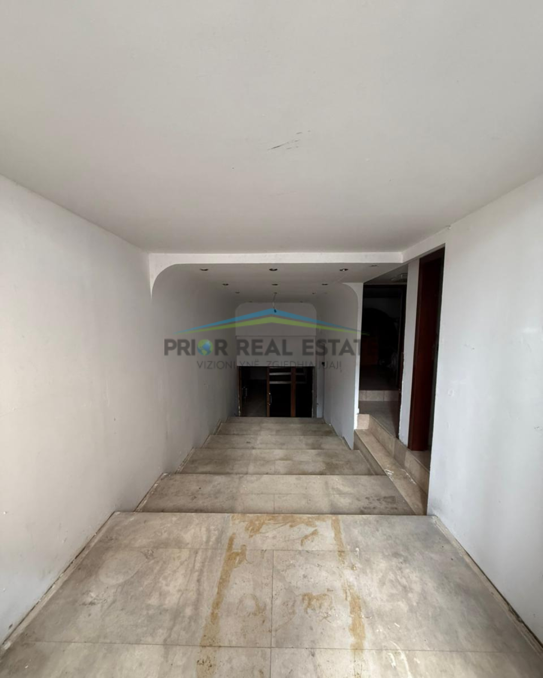 Shitet Ambient Biznesi , Qender , Rruga Asim Vokshi